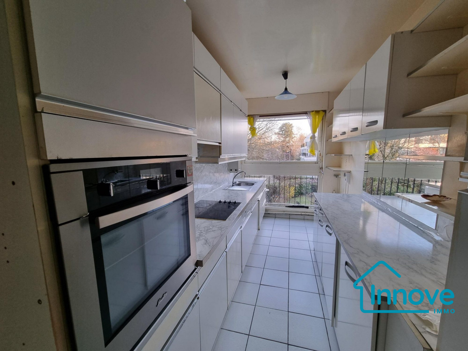 
                                                Vente
                                                 Grand 2/3 pièces avec loggia au calme