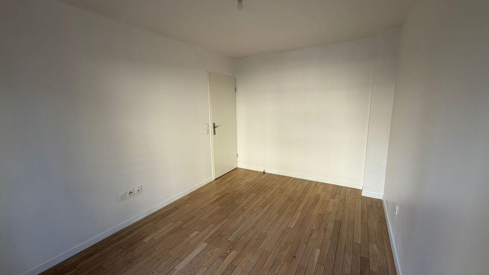 
                                                Location
                                                 Grand 2 pièces 41 m² avec Parking