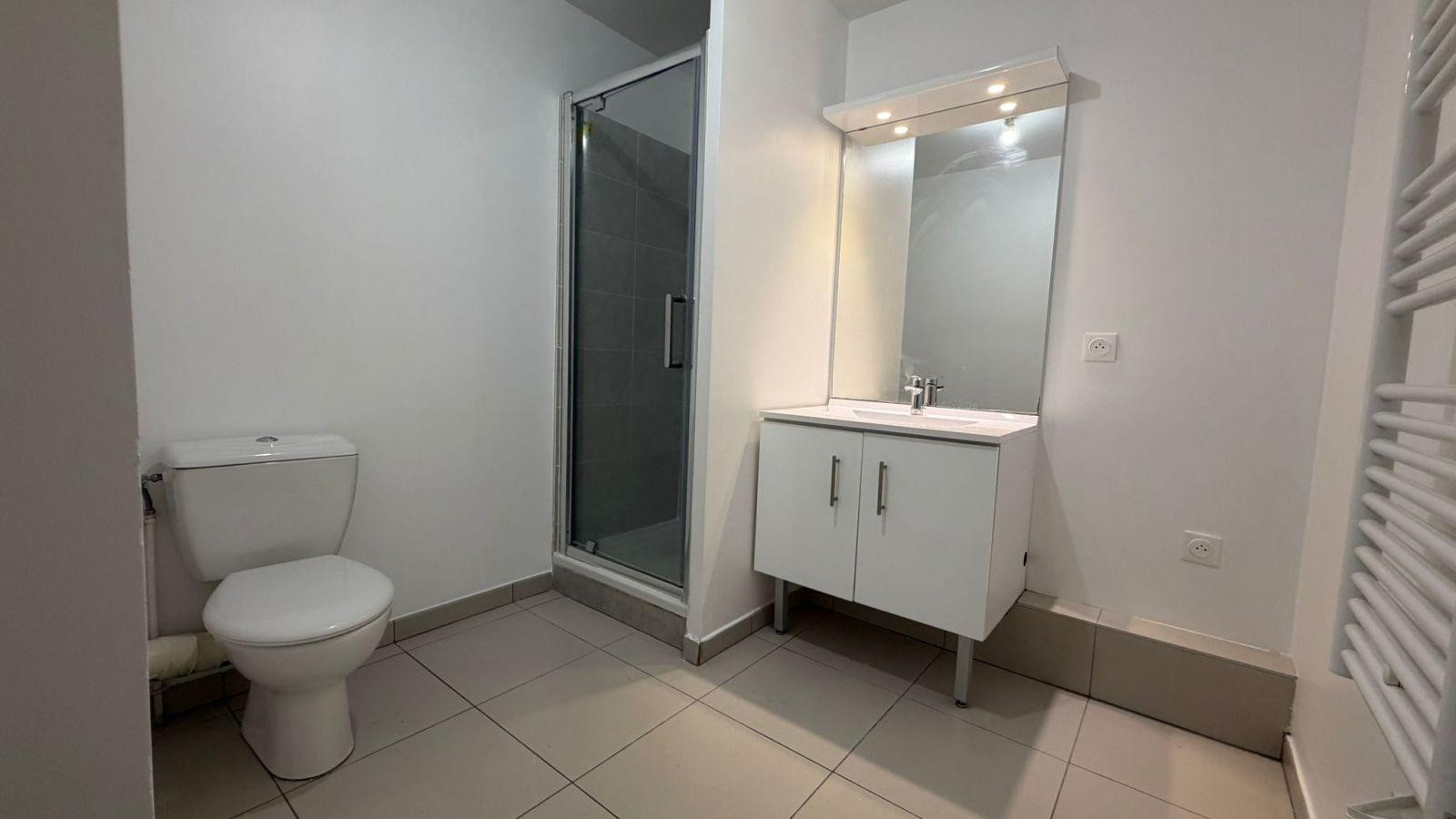 
                                                Location
                                                 Grand 2 pièces 41 m² avec Parking