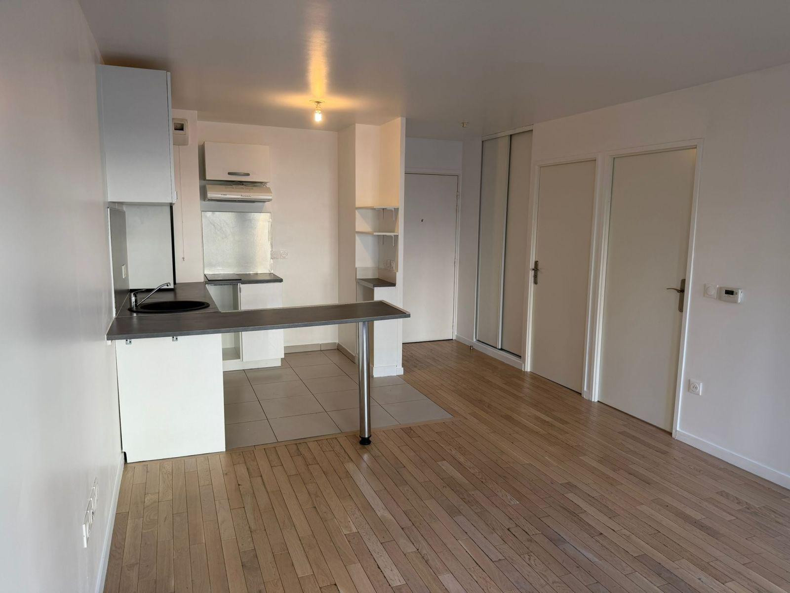 
                                                Location
                                                 Grand 2 pièces 41 m² avec Parking