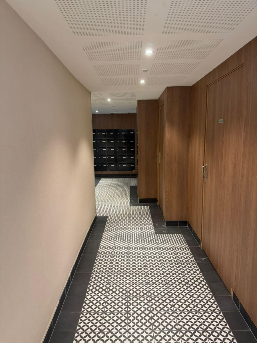 
                                                Location
                                                 Grand 2 pièces 41 m² avec Parking