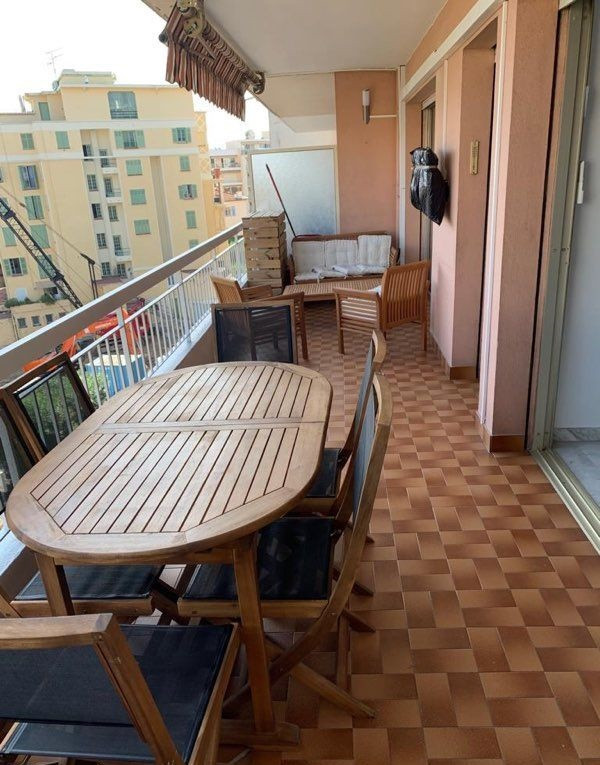 
                                                Location
                                                 Grand 2 pièces 55m² meublé à  antibes