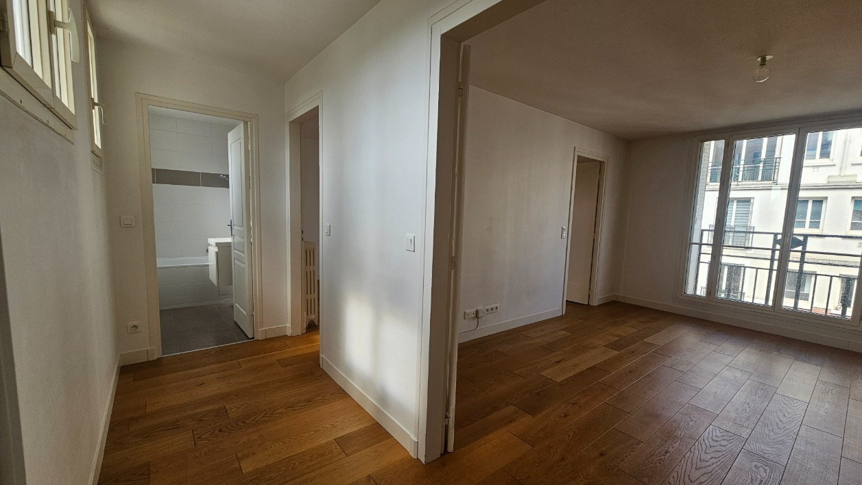 
                                                Vente
                                                 Grand 2 pièces