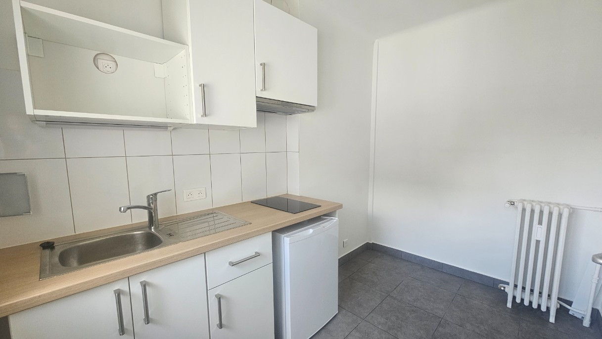 
                                                Vente
                                                 Grand 2 pièces