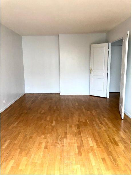 
                                                Location
                                                 Grand 2 pièces