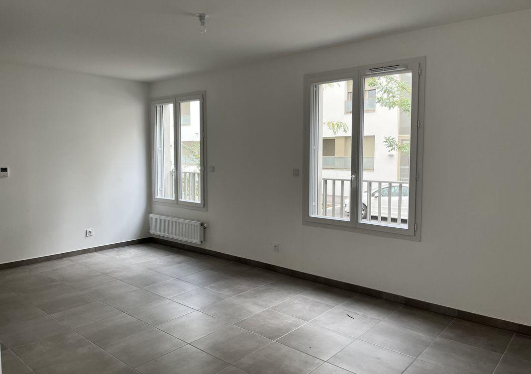 
                                                Location
                                                 Grand 2 pièces à Nanterre proche La Défense