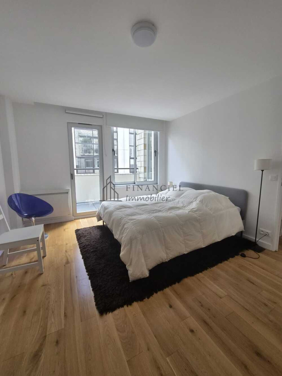 
                                                Location
                                                 GRAND 2 PIECES +BALCON