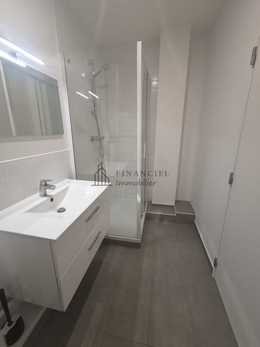 
                                                Location
                                                 GRAND 2 PIECES +BALCON