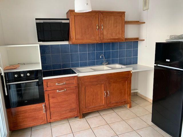 
                                                Location
                                                 Grand 2 pièces clair proche métro mairie d'Issy