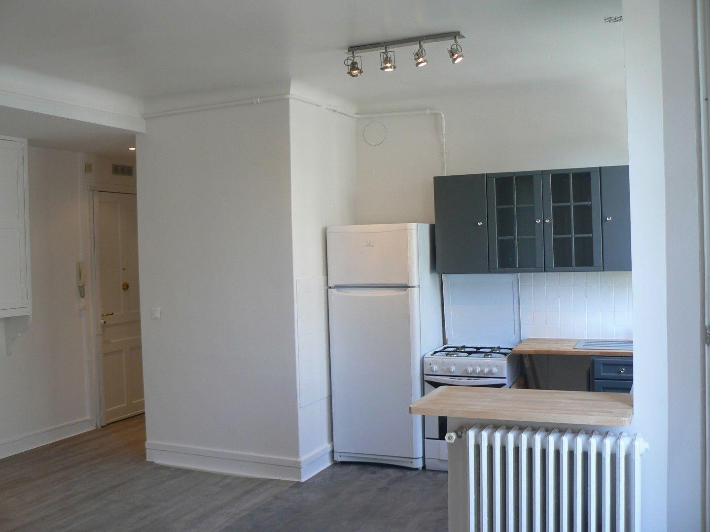 
                                                Location
                                                 Grand 2 pièces de 50 m² lumineux & parfait état