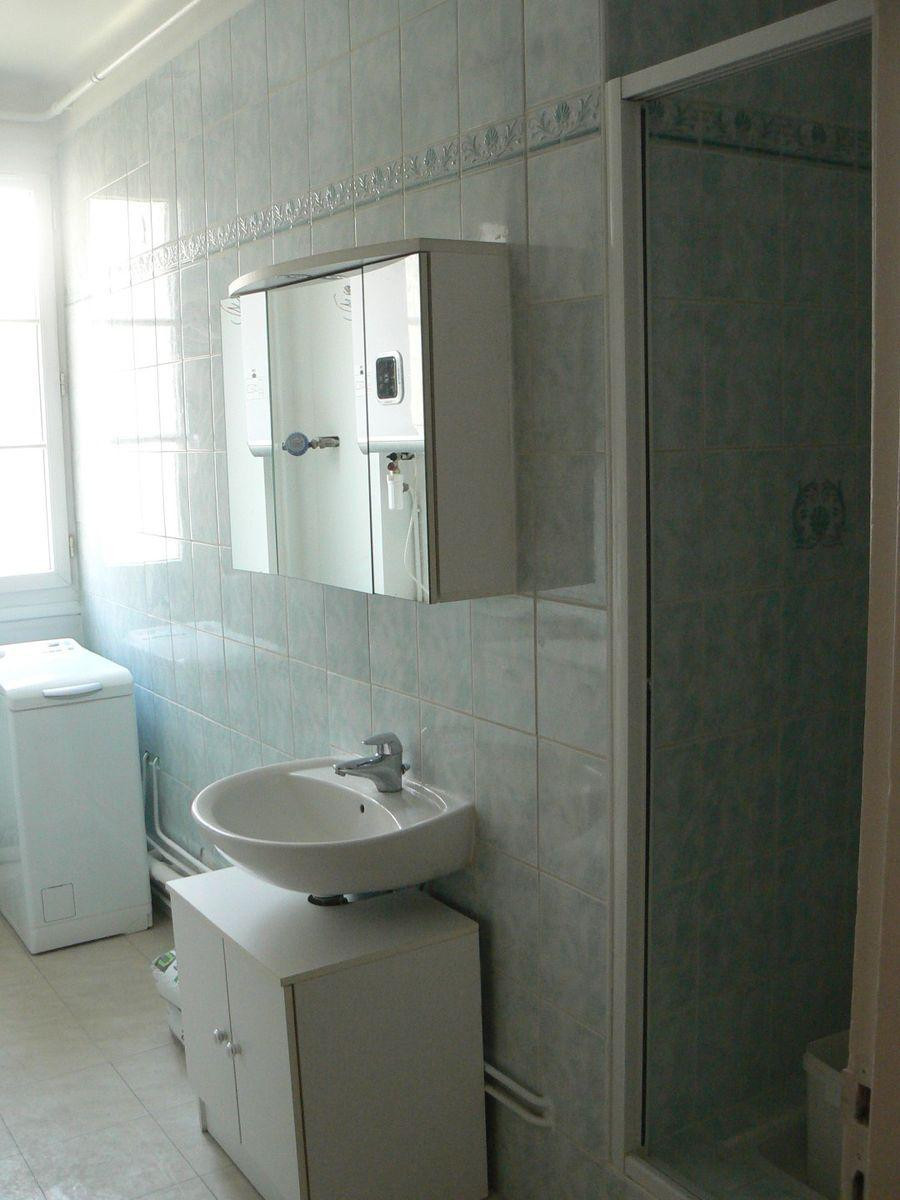 
                                                Location
                                                 Grand 2 pièces de 50 m² lumineux & parfait état