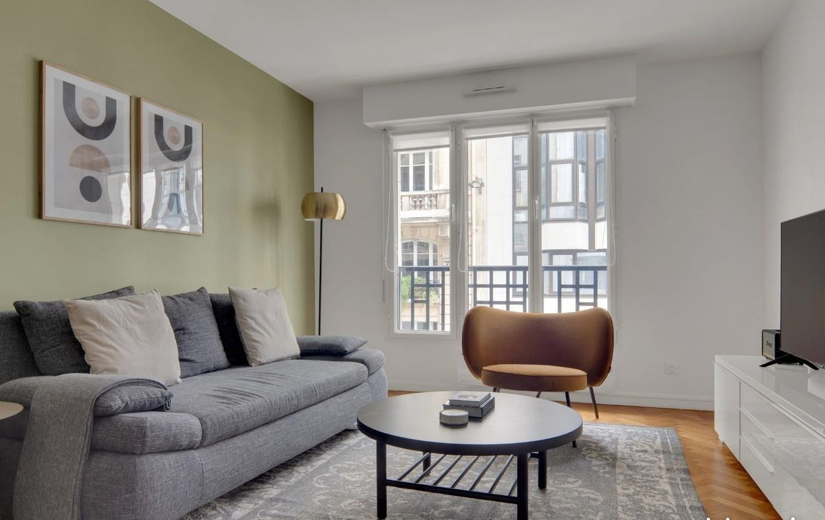 
                                                Location
                                                 Grand 2 pièces meublé 60m² Wagram avec parking