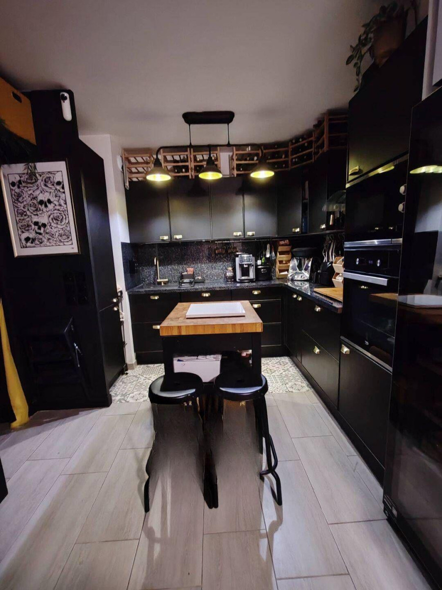 
                                                Location
                                                 Grand 2 pièces meublé de 62m²+ terrasse