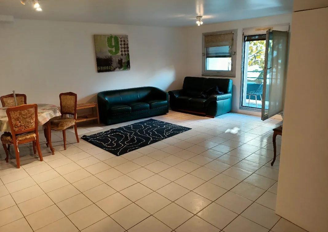 
                                                Location
                                                 Grand 2 pièces meublé entièrement aménagé