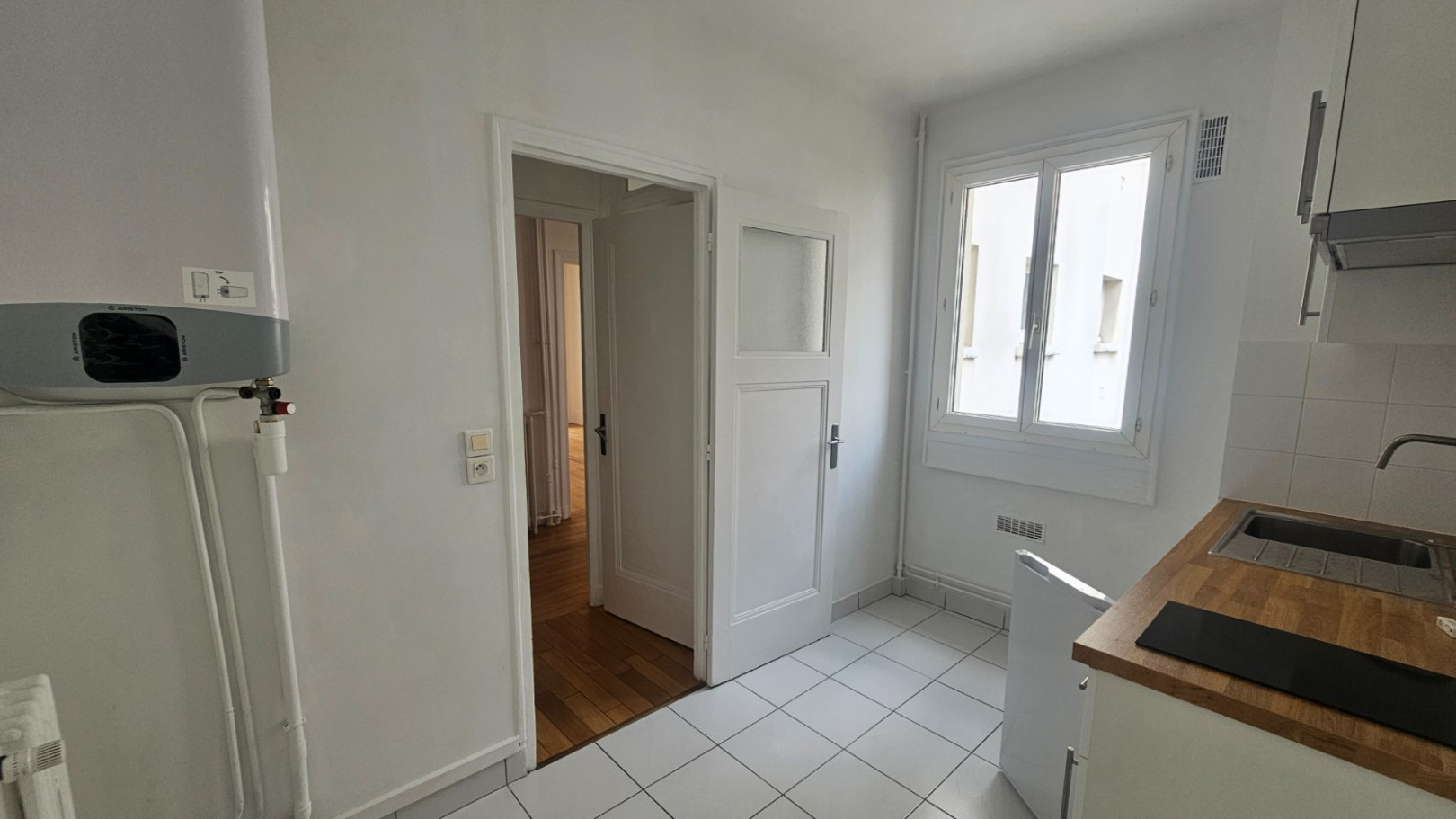
                                                Vente
                                                 Grand 2 pièces - Paris 15ème