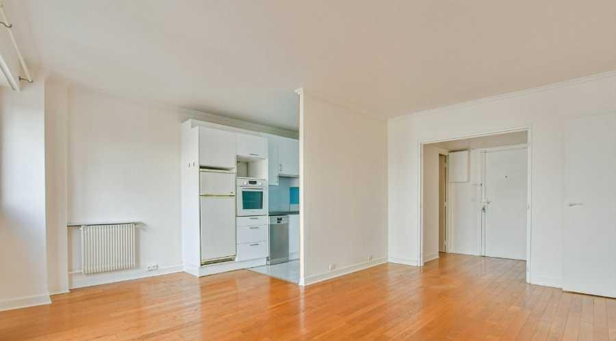 
                                                Location
                                                 Grand 2 pièces Paris 15ème Charles Michels