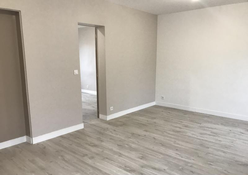 
                                                Location
                                                 Grand 2 pièces refait à neuf Levallois