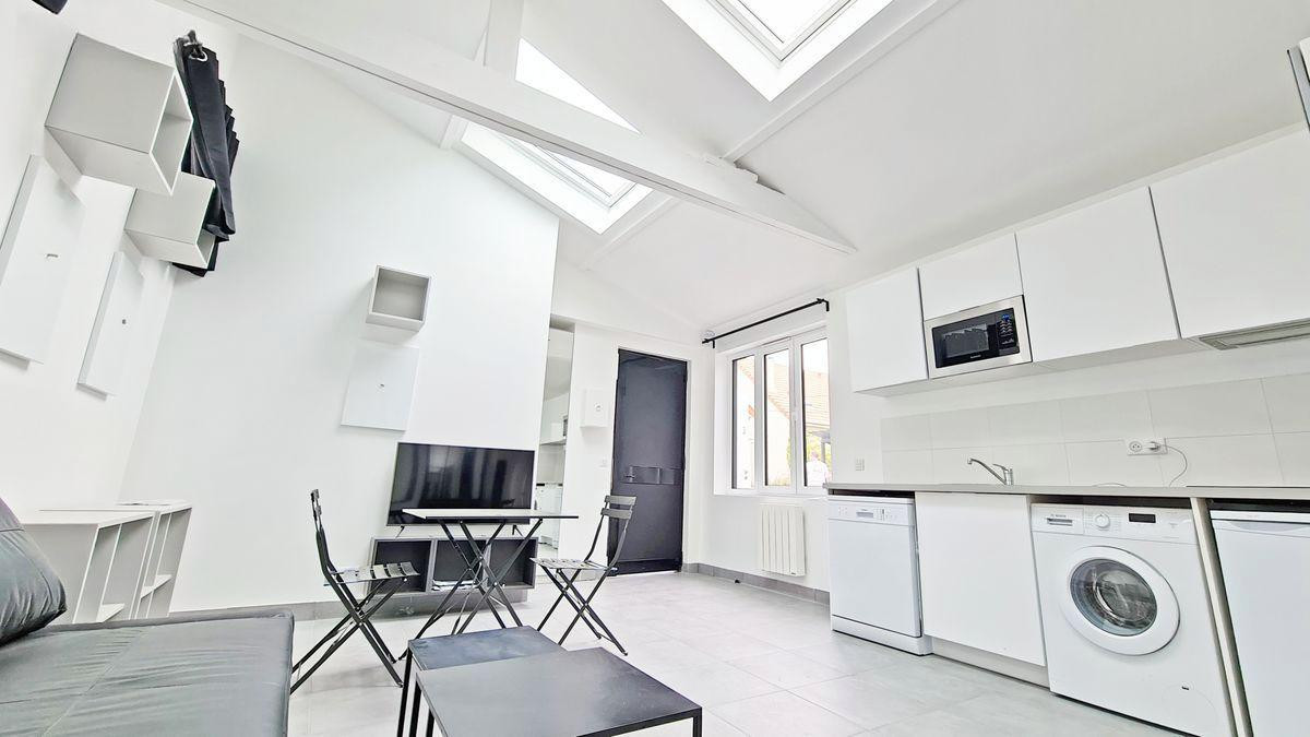 
                                                Location
                                                 Grand 2 pièces sur jardin meublé 38m2