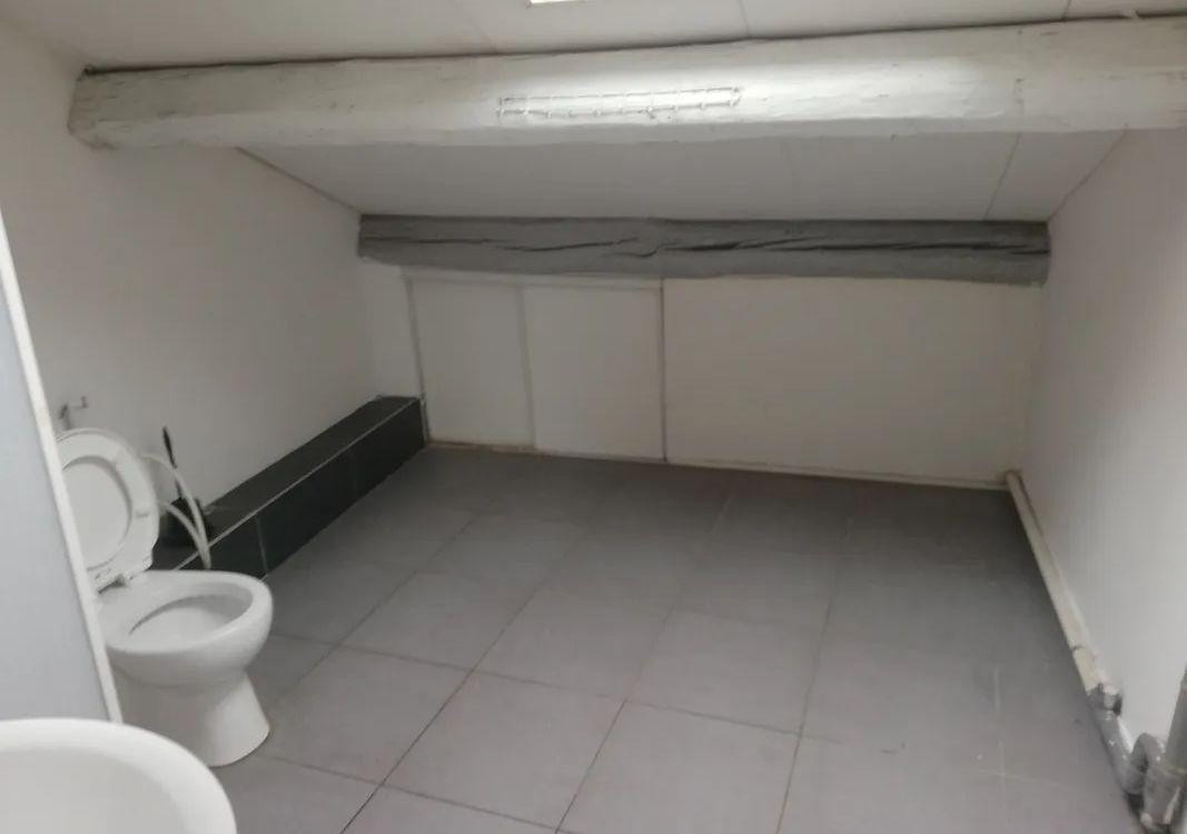 
                                                Location
                                                 Grand 2P 35m2 atypique Chave/Blancarde