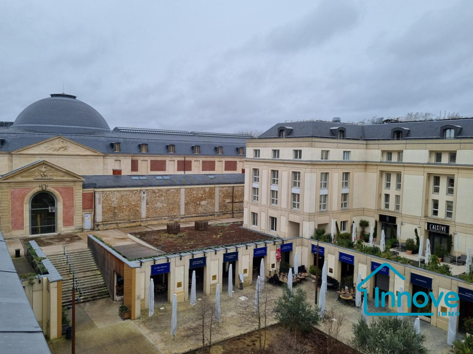 
                                                Location
                                                 Grand 3 pièces aux 'Hespérides' en plein centre de Versailles