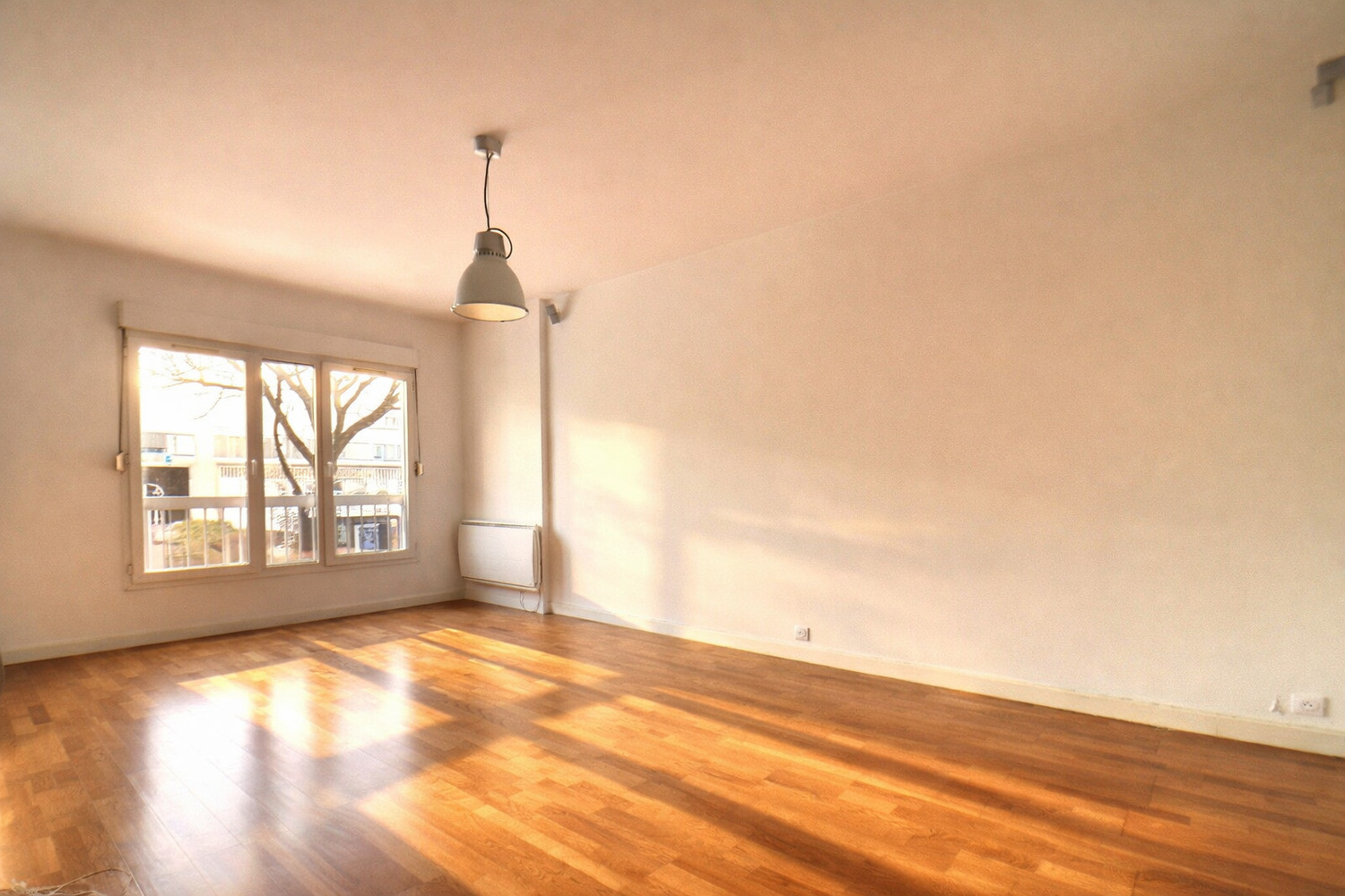 
                                                Vente
                                                 Grand 3 pièces- Hyper centre - Cachan -