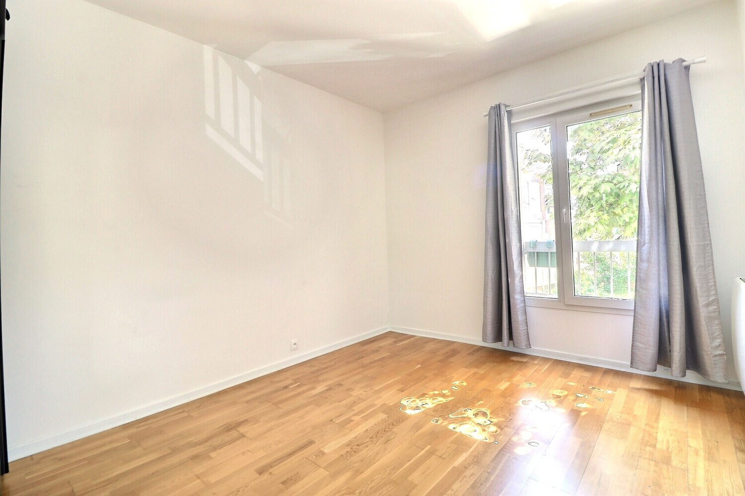 
                                                Vente
                                                 Grand 3 pièces- Hyper centre - Cachan -
