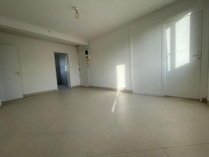 
                                                Location
                                                 Grand 4 pièces à Argenteuil avec balcon et cave