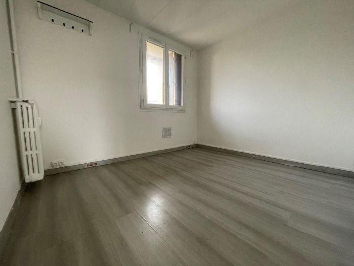 
                                                Location
                                                 Grand 4 pièces à Argenteuil avec balcon et cave