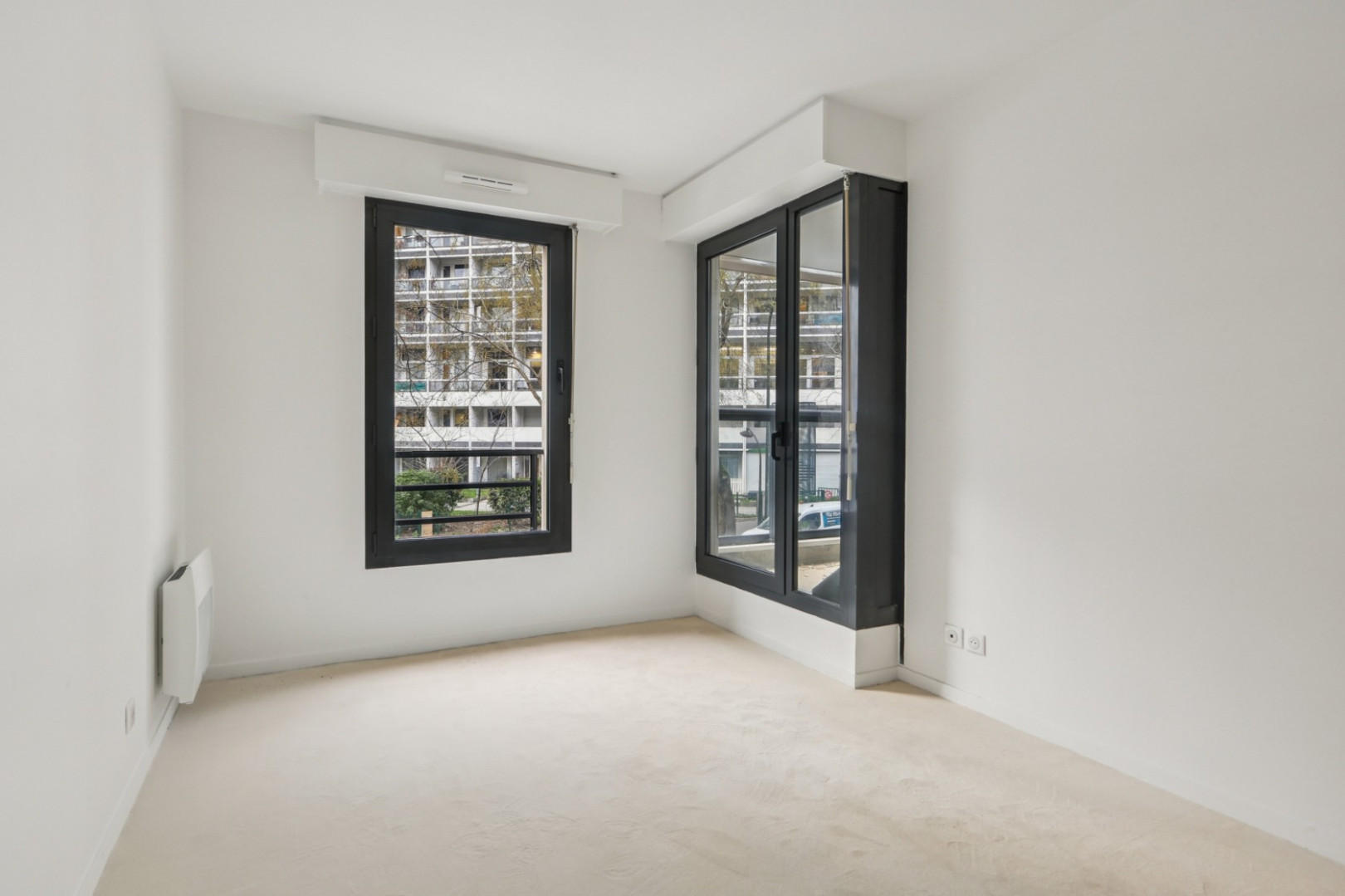 
                                                Vente
                                                 GRAND 4 PIECES PARFAIT ETAT