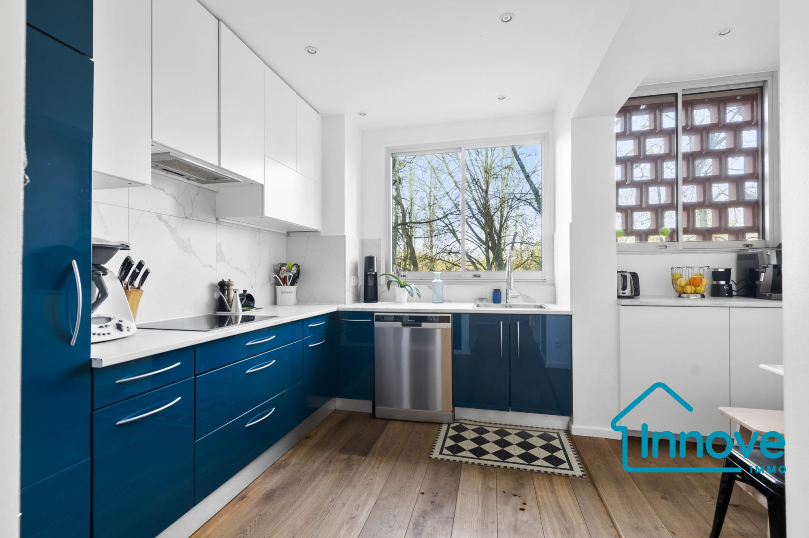 
                                                Vente
                                                 Grand 5 pièces - calme absolu - parfait état