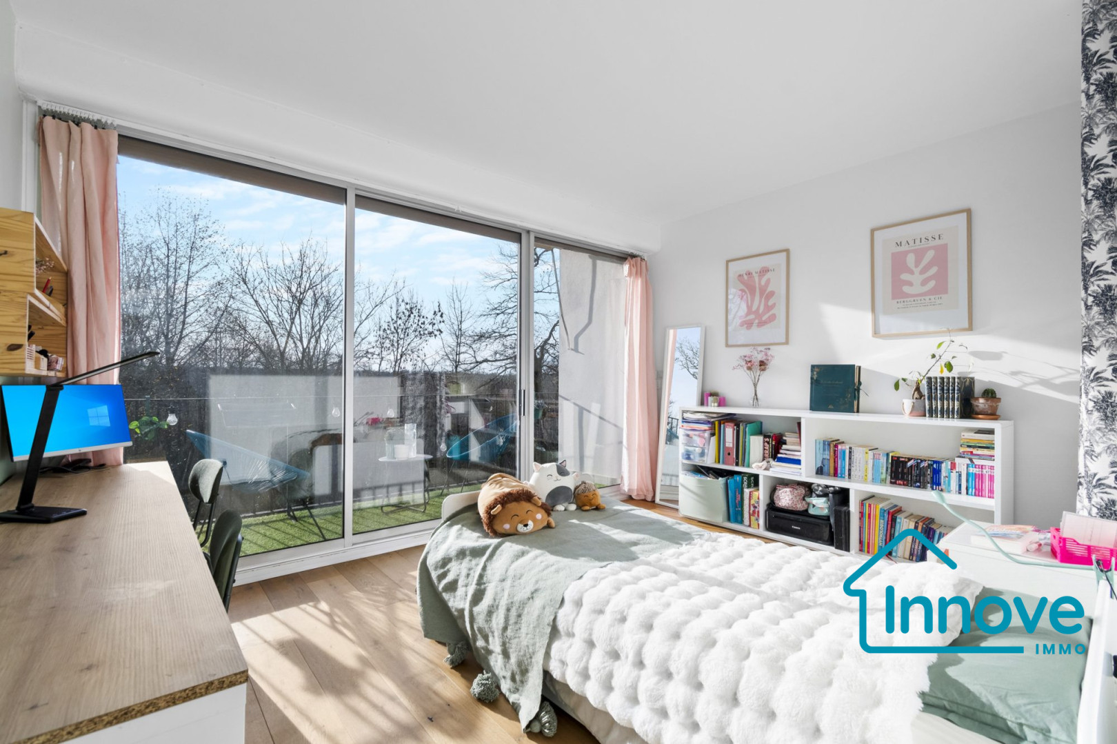 
                                                Vente
                                                 Grand 5 pièces - calme absolu - parfait état