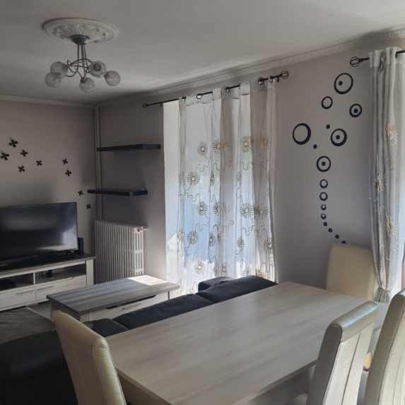 
                                                Location
                                                 Grand appartement 3 chambres