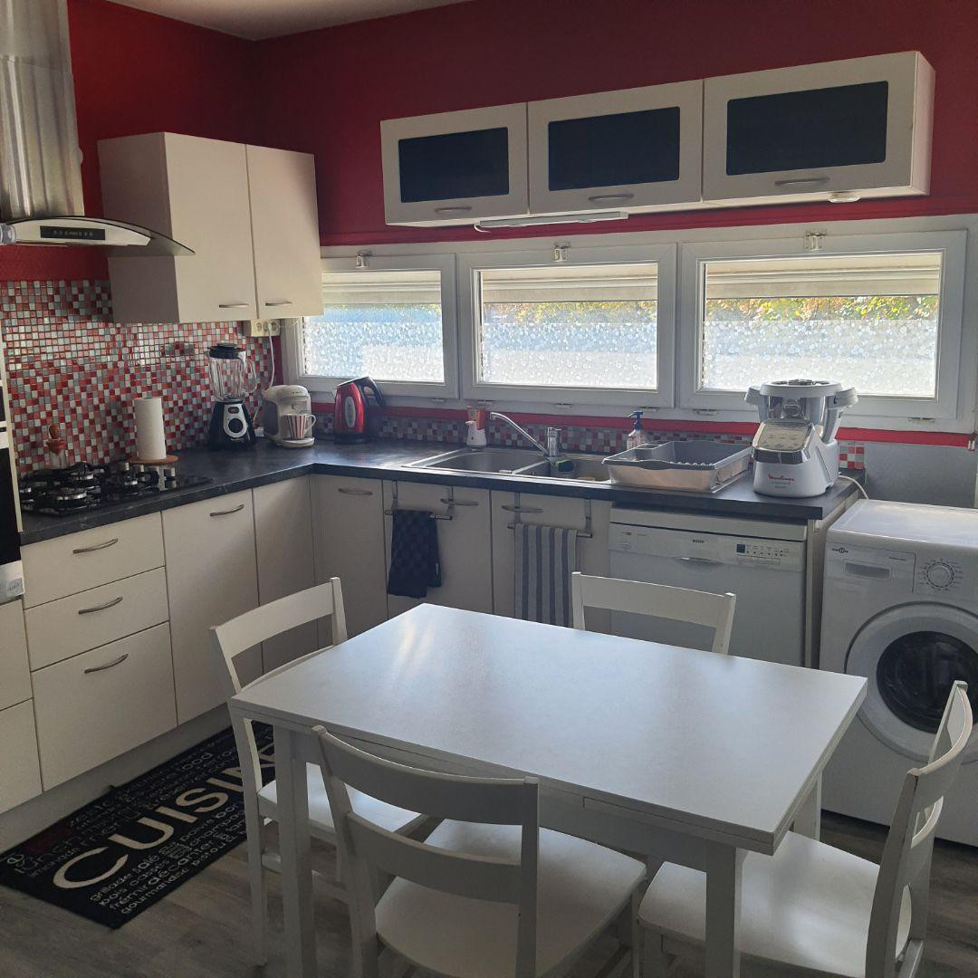 
                                                Location
                                                 Grand appartement 3 chambres