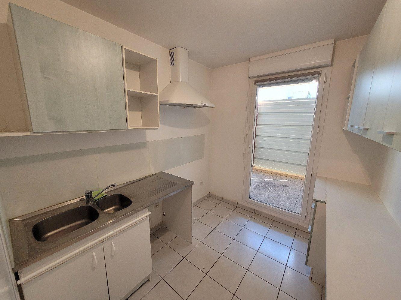 
                                                Location
                                                 Grand appartement avec jardin de 142 m2