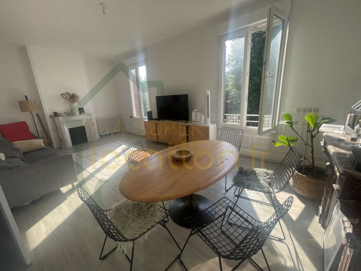
                                                Location
                                                 Grand Appartement de 91,82m2