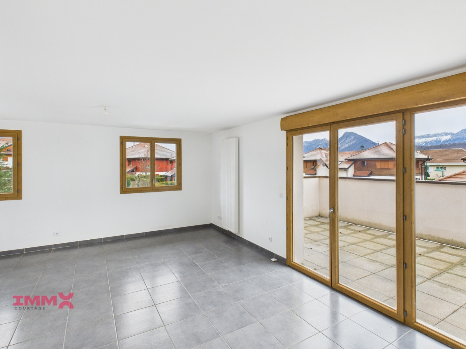 
                                                Vente
                                                 Grand appartement de Type 2 à 5 mn du lac avec vue