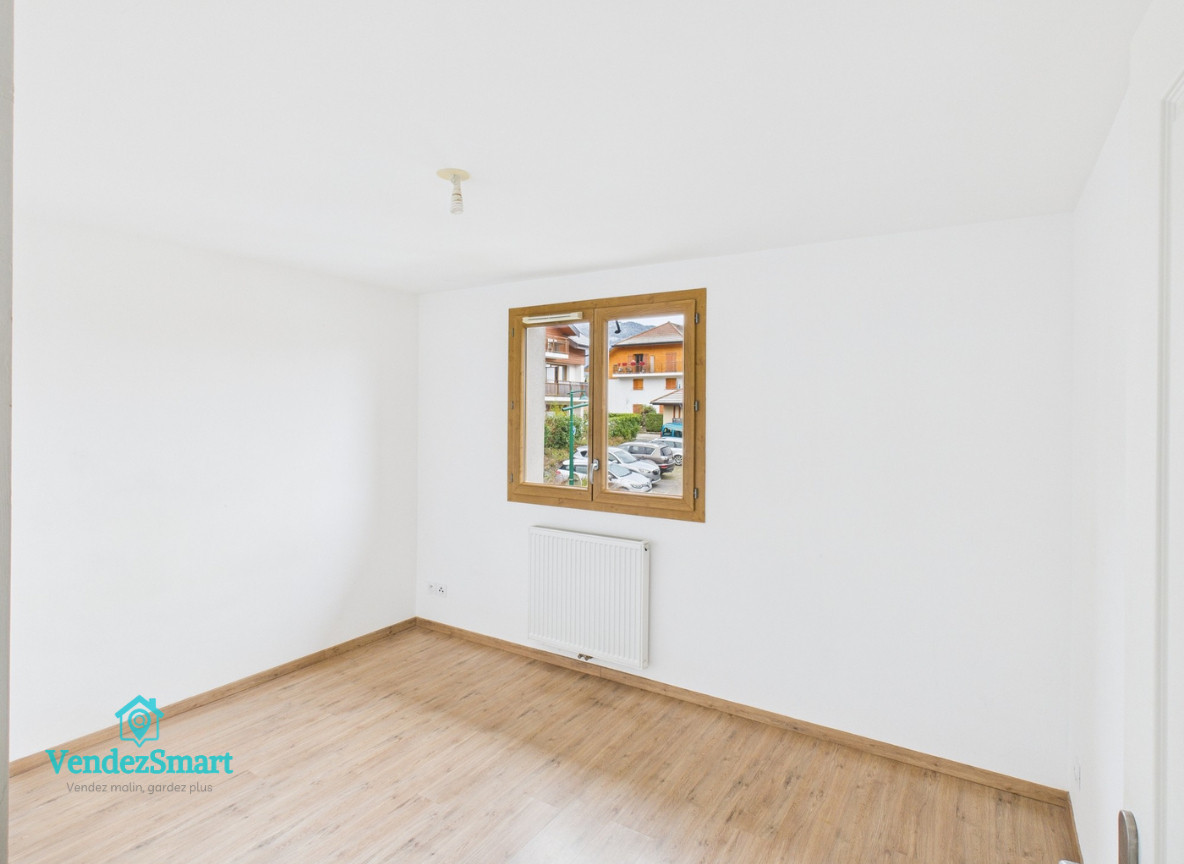 
                                                Vente
                                                 Grand appartement de Type 2 à 5 mn du lac avec vue