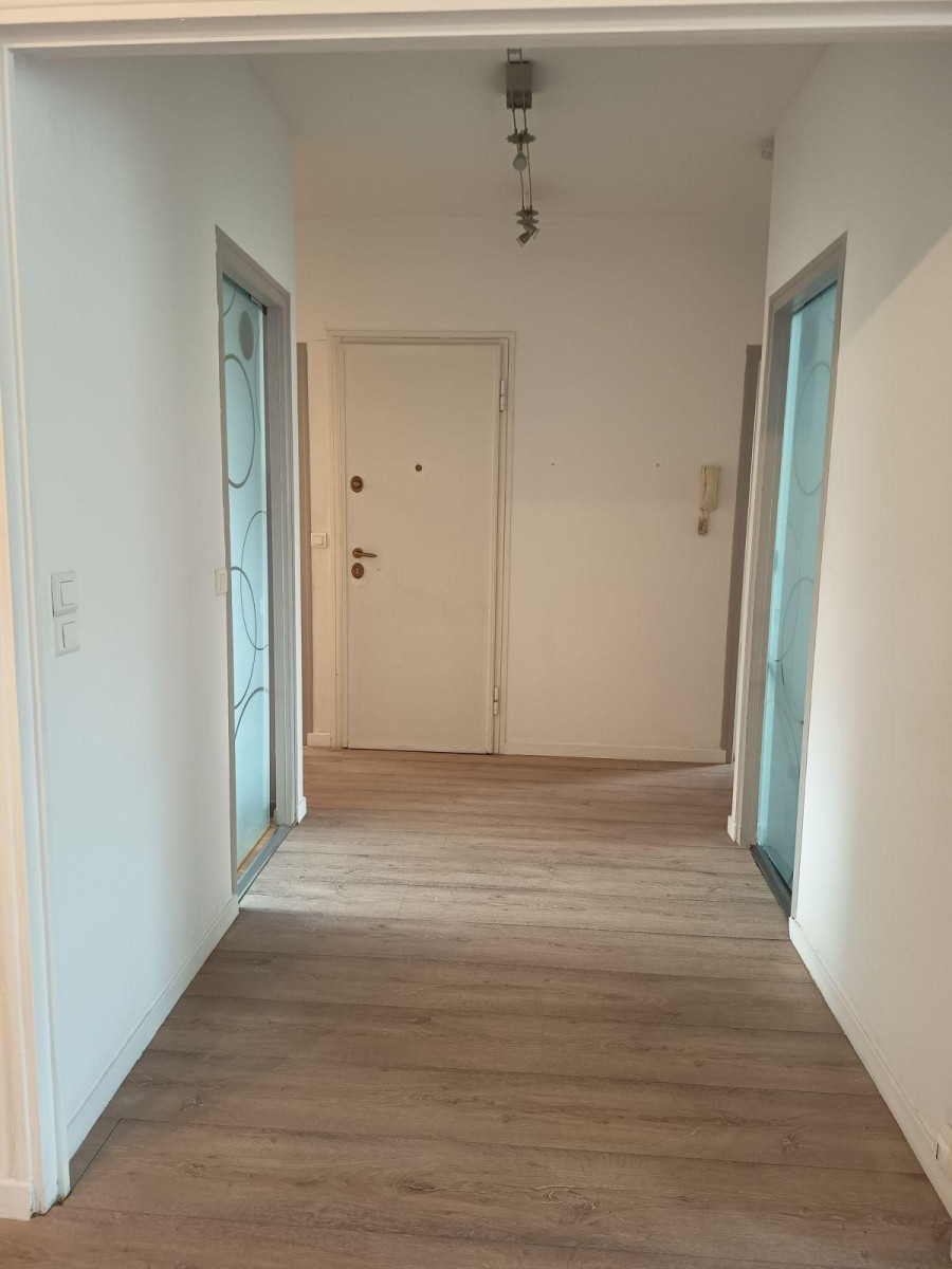 
                                                Location
                                                 Grand Appartement F4 proche centre-ville