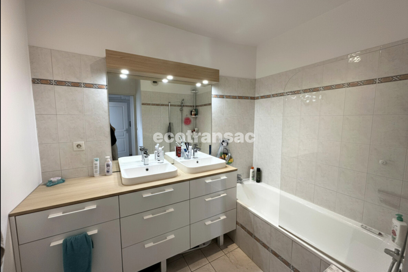 
                                                Vente
                                                 Grand appartement familial 4 pièces – 97 m² – balcon plein sud – Villeurbanne Cours Émile Zola