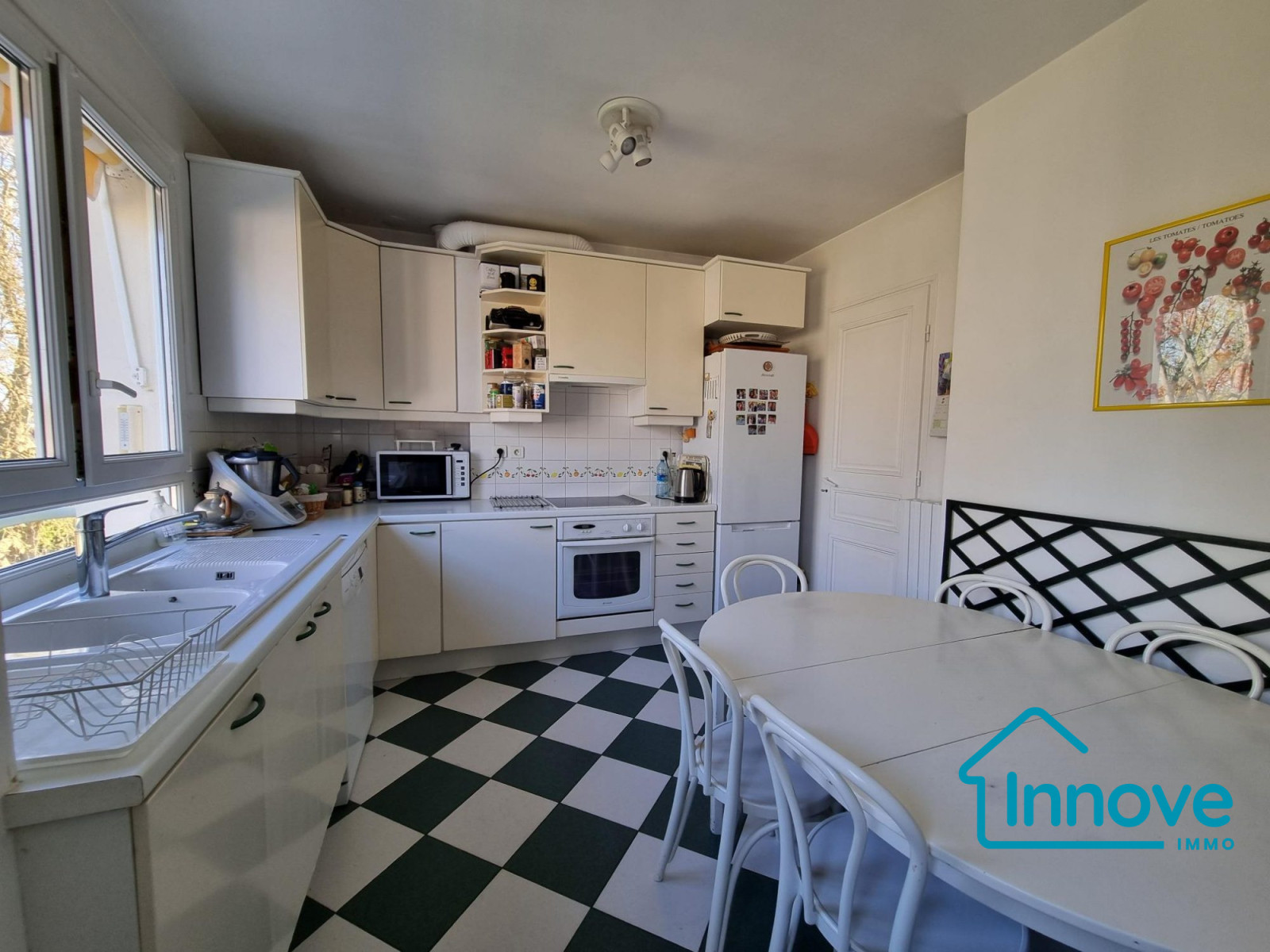 
                                                Vente
                                                 Grand appartement Familial 5 chambres dernier étage