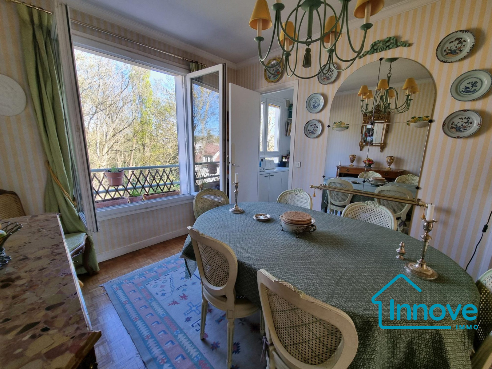 
                                                Vente
                                                 Grand appartement Familial 5 chambres dernier étage