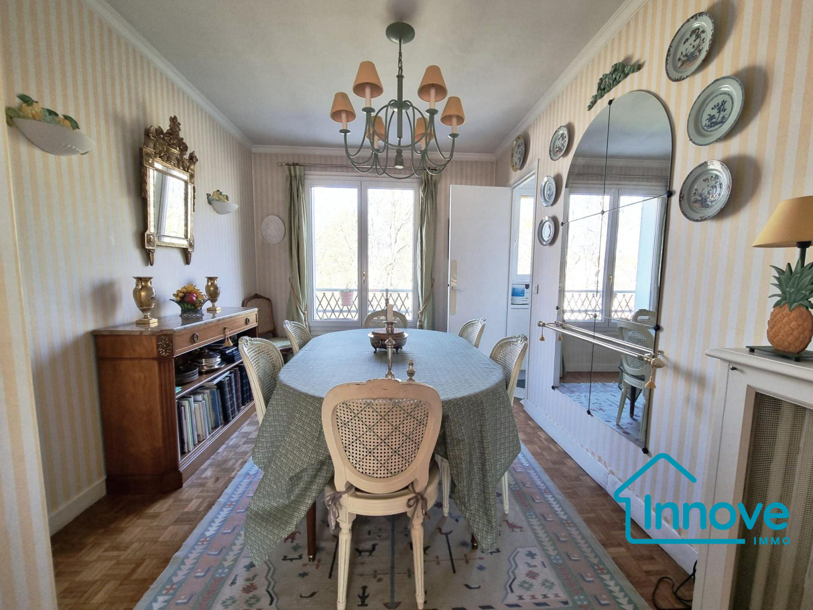 
                                                Vente
                                                 Grand appartement Familial 5 chambres dernier étage