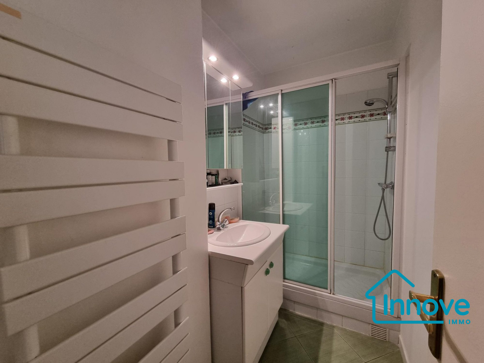
                                                Vente
                                                 Grand appartement Familial 5 chambres dernier étage