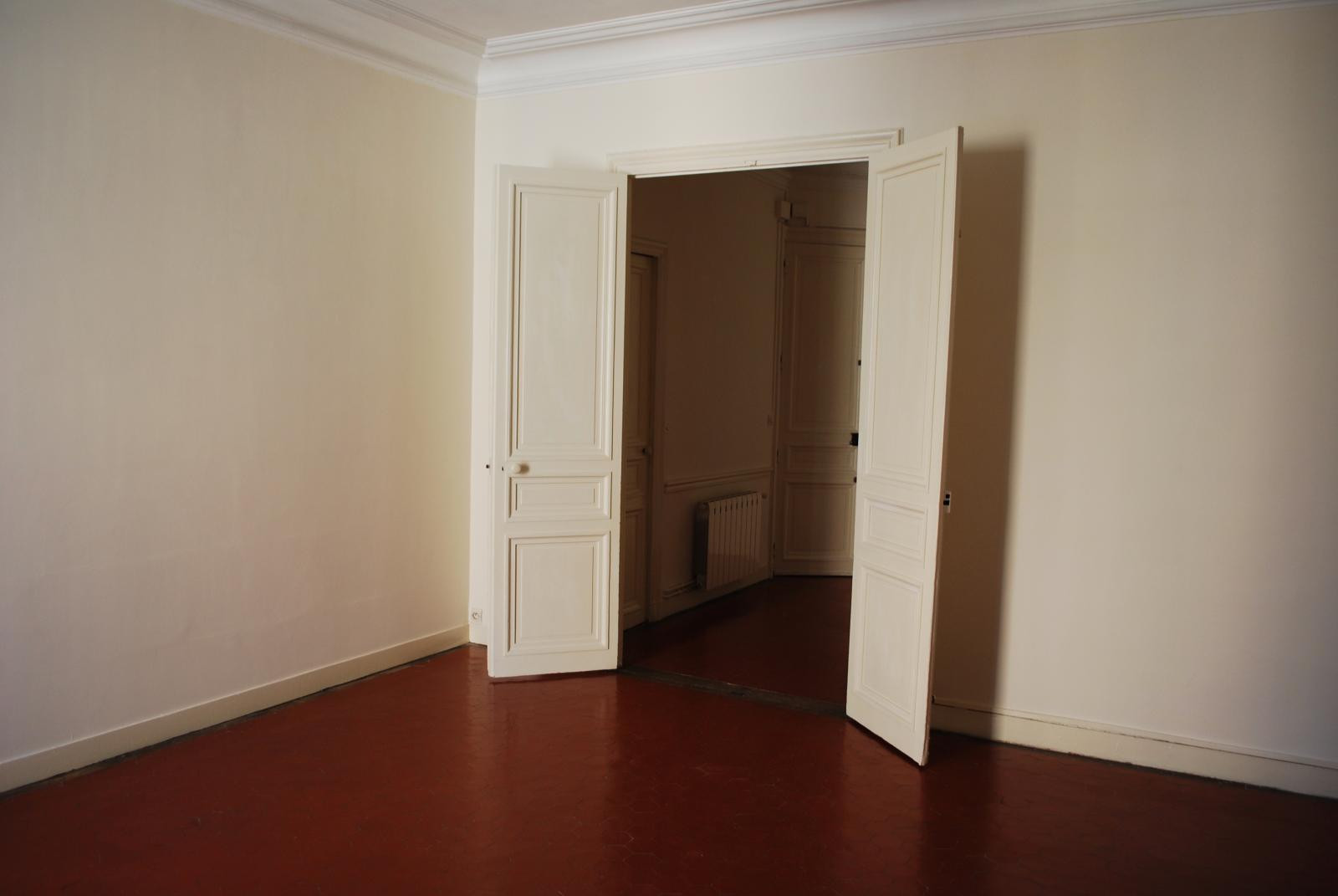 
                                                Location
                                                 Grand Appartement Haussmannien de plus de 200m2