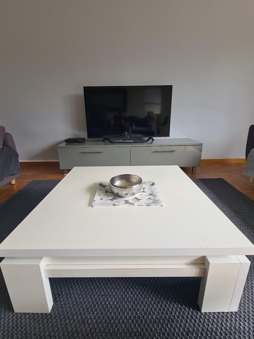 
                                                Location
                                                 Grand appartement  meublé ,3 chambres, bien situé.