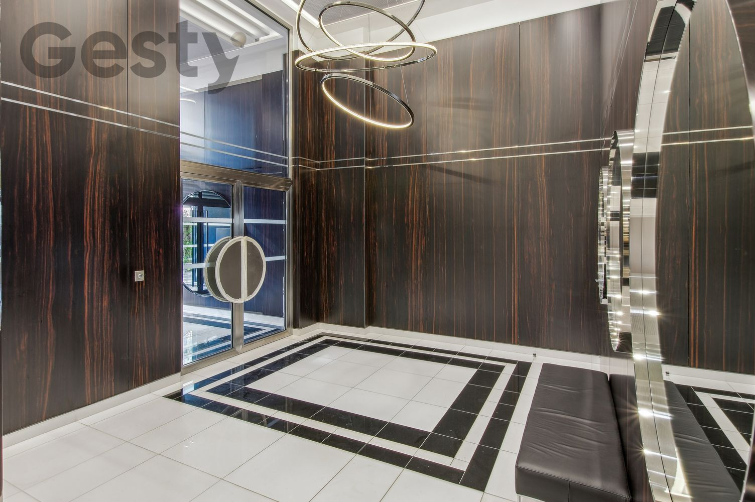 
                                                Location
                                                 Grand appartement meublé avec terrasse privé