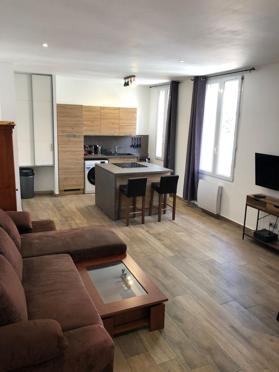 
                                                Location
                                                 Grand appartement meublé T2 bis Toulon