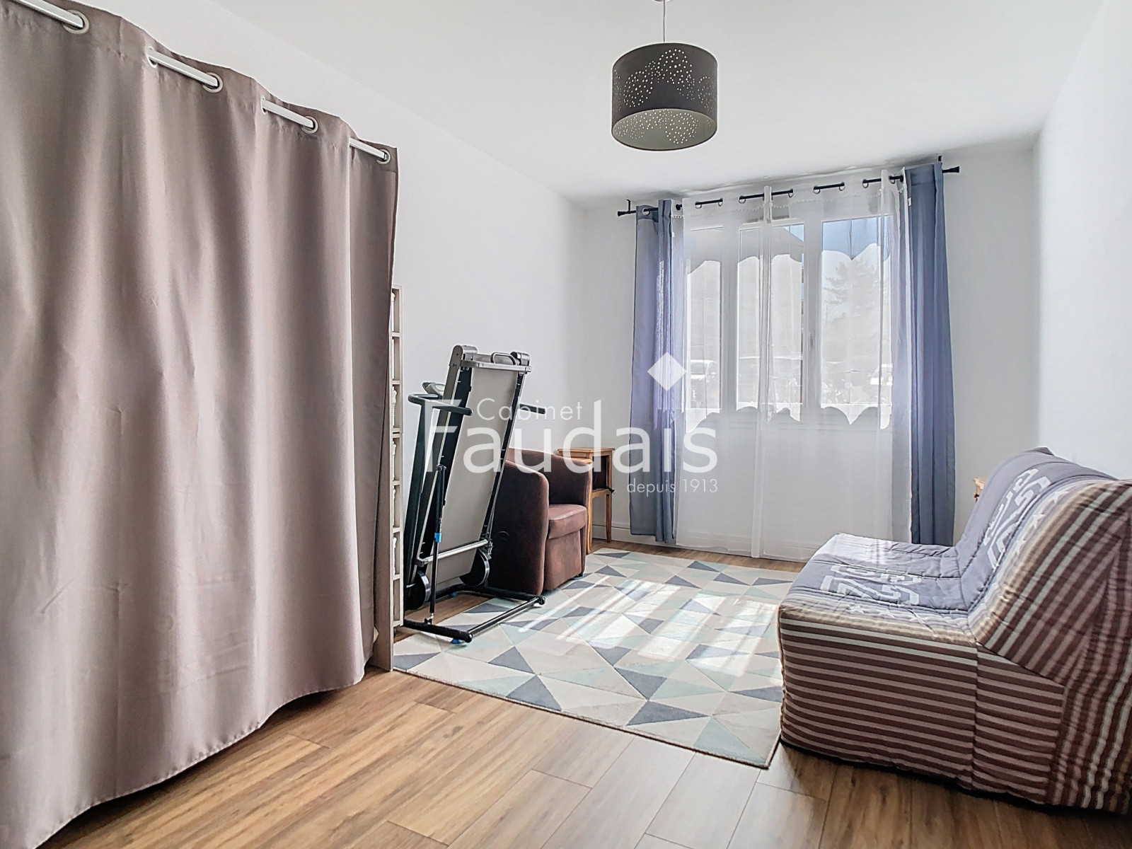
                                                Vente
                                                 GRAND APPARTEMENT T3 RENOVE