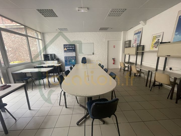 
                                                Location
                                                 Grand bureau de 84 m2 situé dans le centre-ville de Saint-Quentin