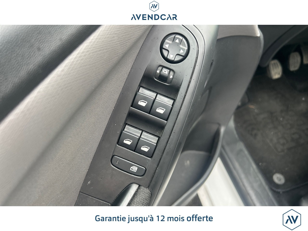 
                                                Voiture
                                                 GRAND C4 SPACETOURER 1.2 PURETECH 130 FEEL START-STOP